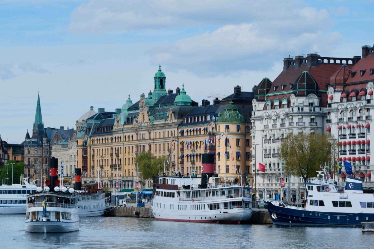 Ausflugsdampfer am Strandvägen in Stockholm